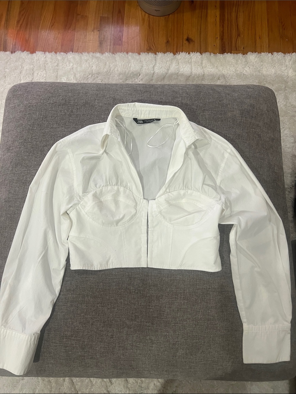 Zara White Cropped Button-Front Shirt with Bust Seams